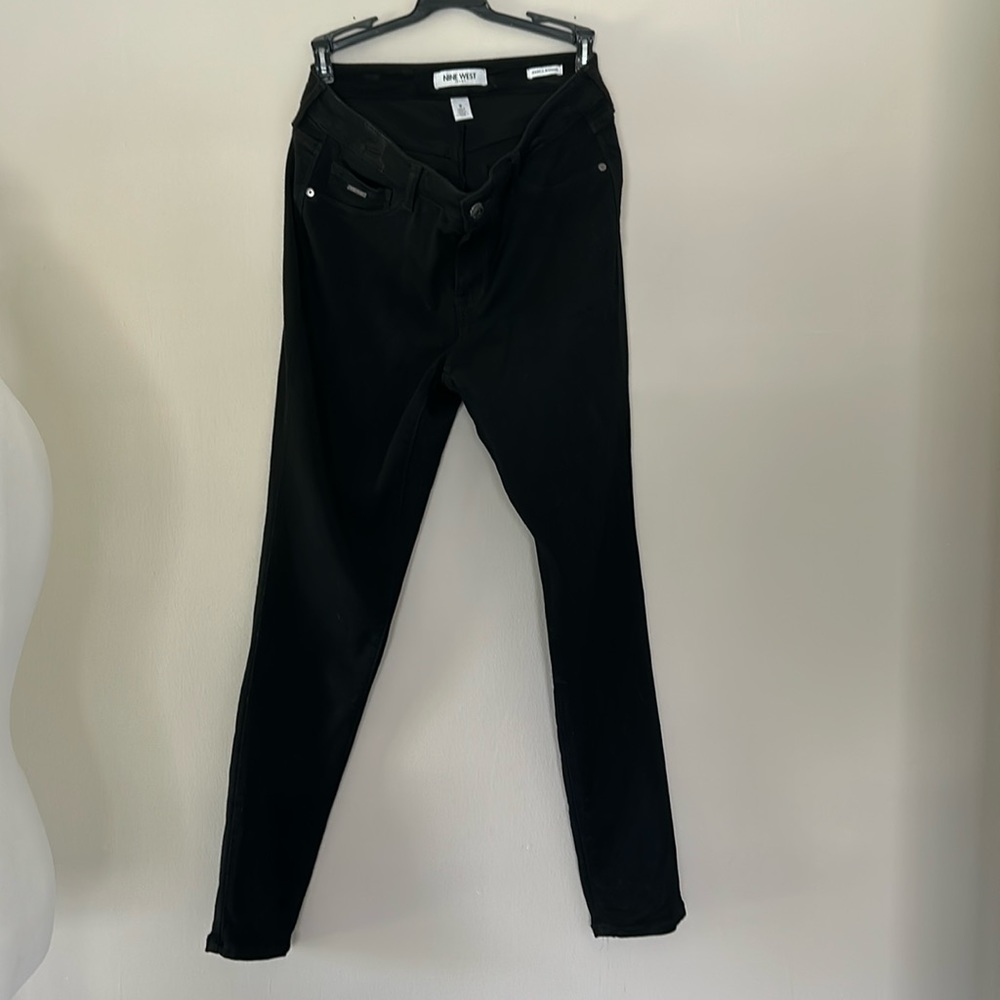 GUC Nine West stretch Jessica Jeggings. Size 8.